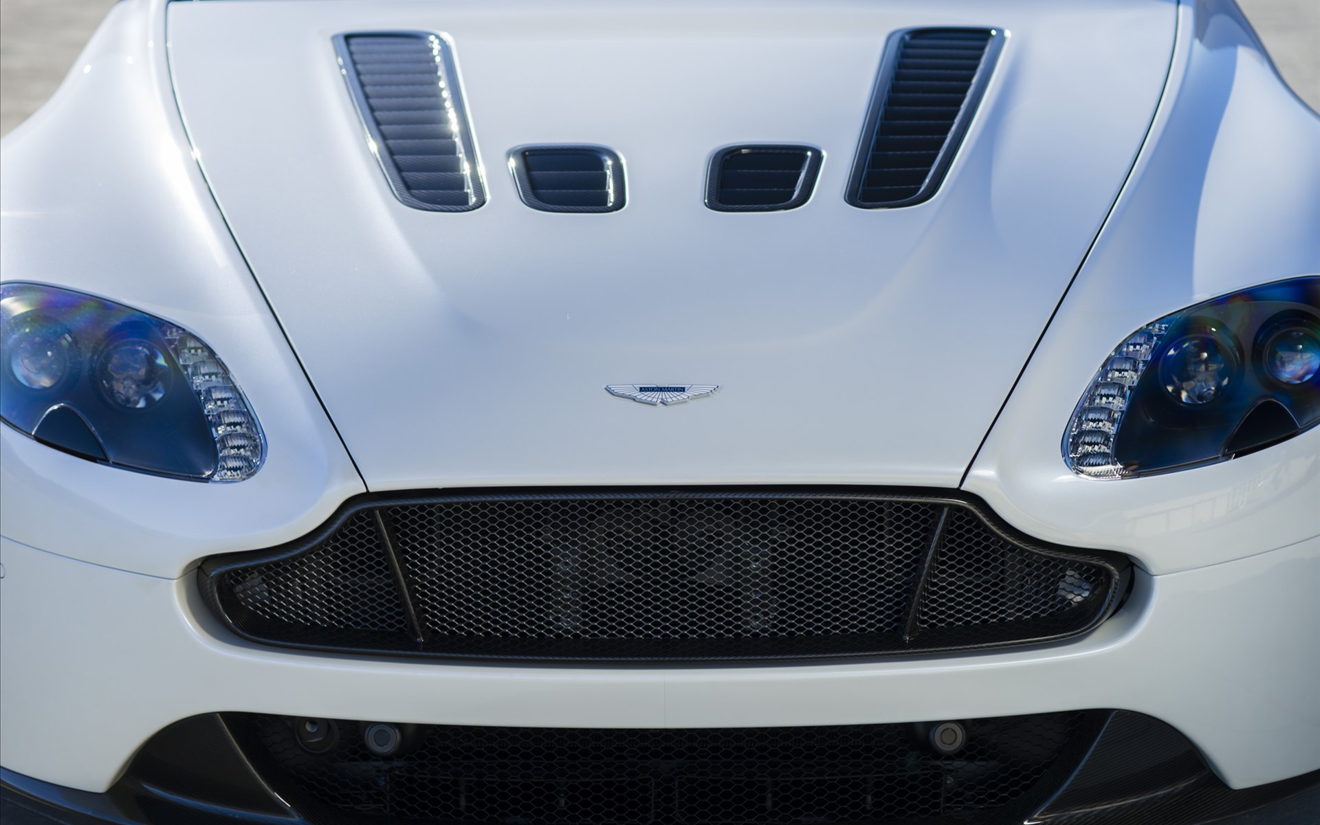 Aston Martin V12 Vantage S 2014